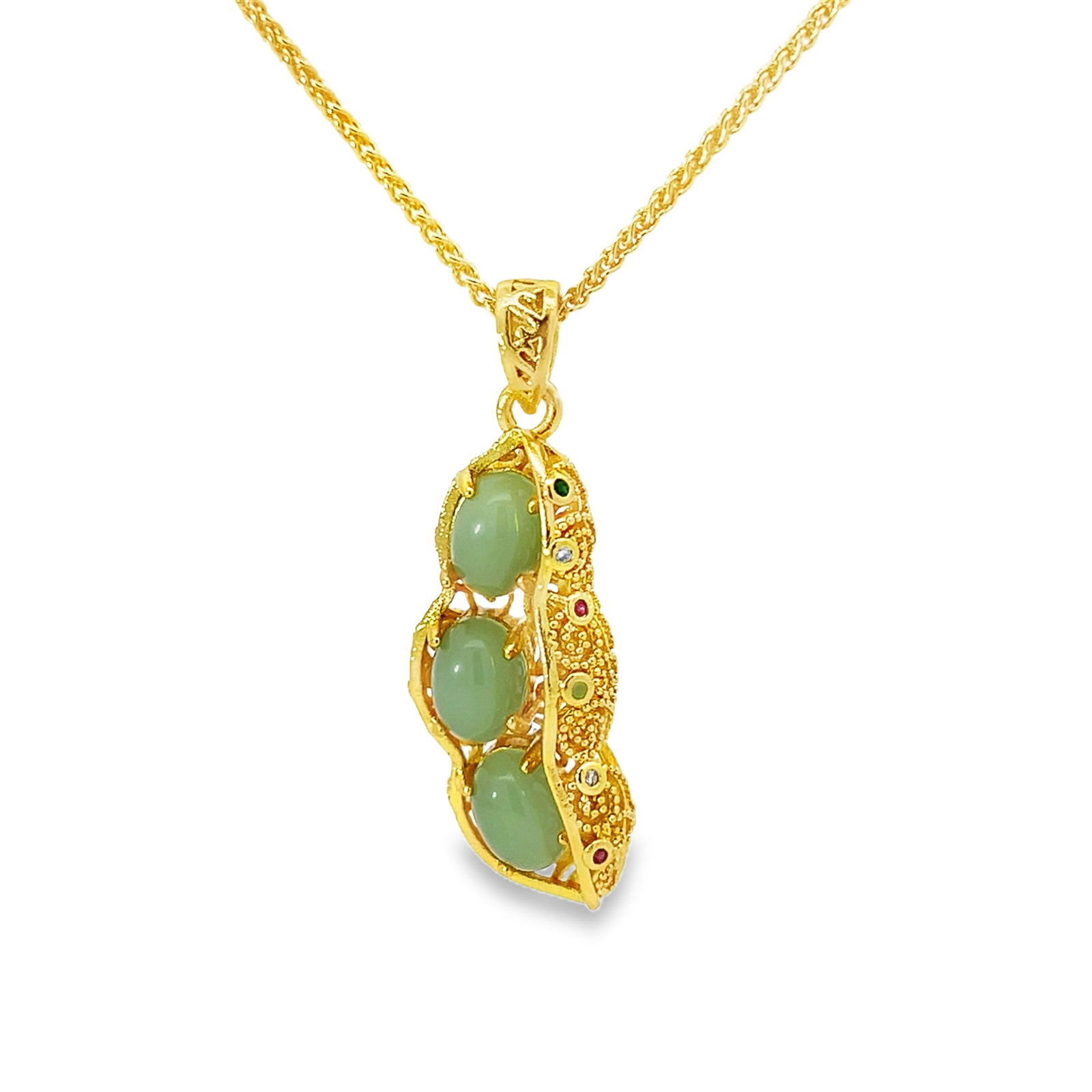 JADEITE AND STERLING SILVER NECKLACE: Jadeite and sterling silver necklace. Pendant: 1.38"h x 0.59"w (3.5 x 1.5 cm) Necklace: 17.32"l (44 cm) Weight: 9.3 g total