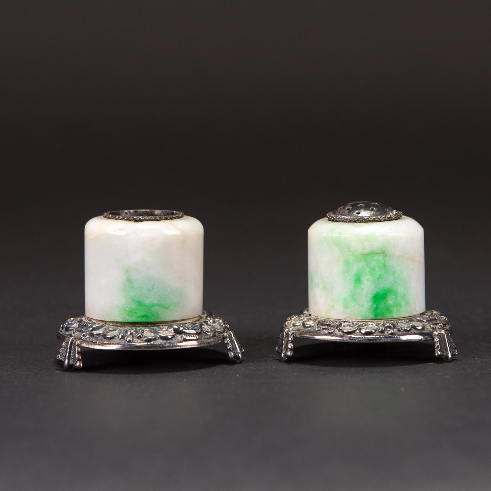 (LOT OF 2) PAIR OF CHINESE JADEITE THUMB RINGS