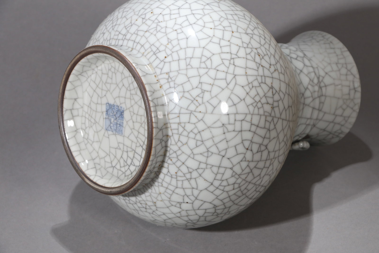 A GE-TYPE BUNDLE-FORM VASE - 5