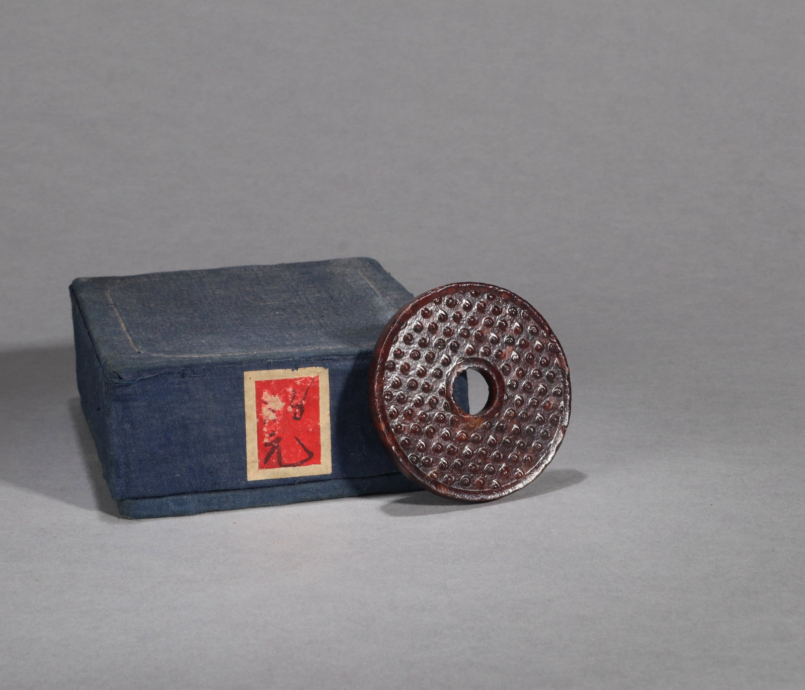 A JADE BI DISC WITH GRAIN PATTERN - 3