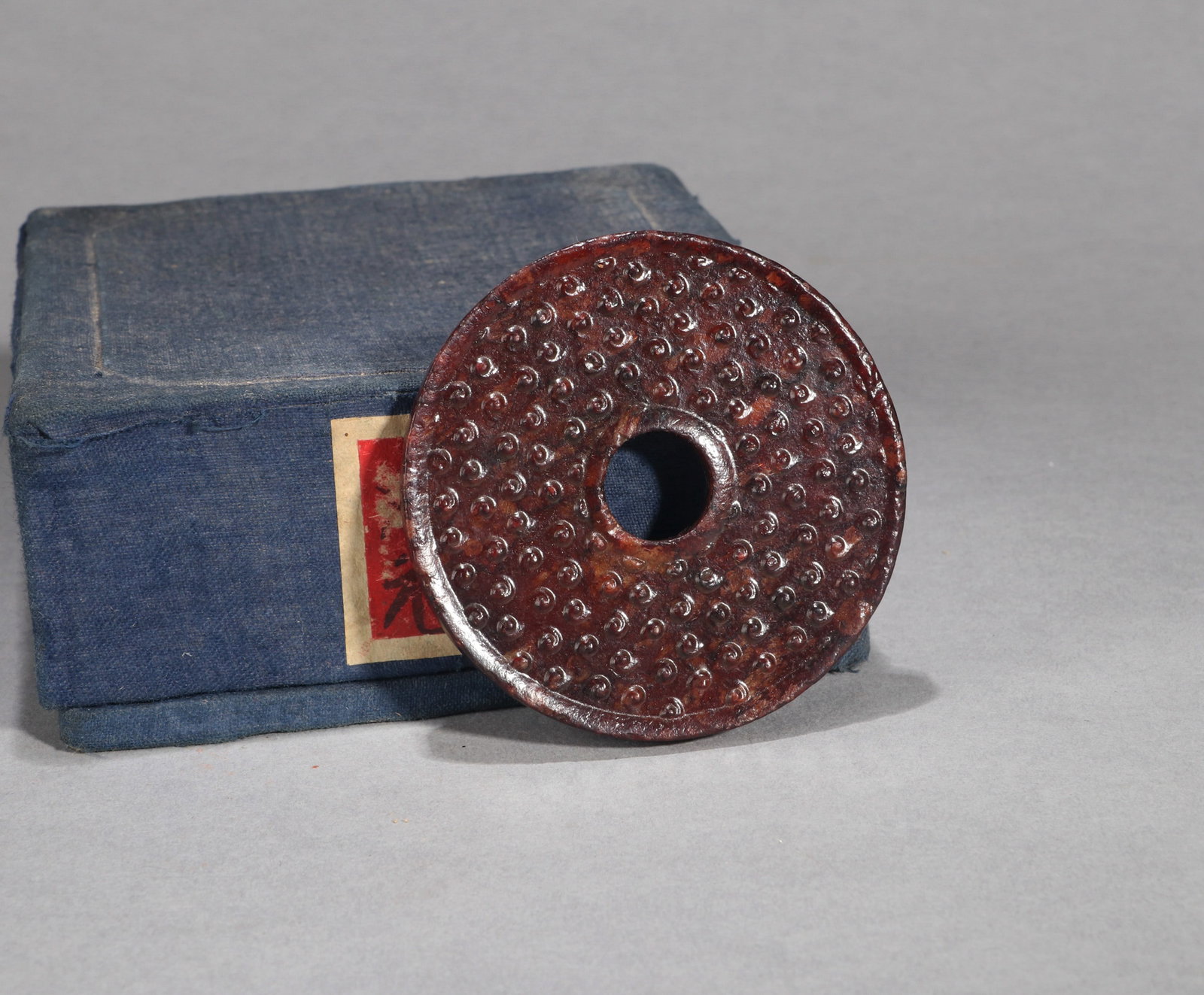 A JADE BI DISC WITH GRAIN PATTERN - 4