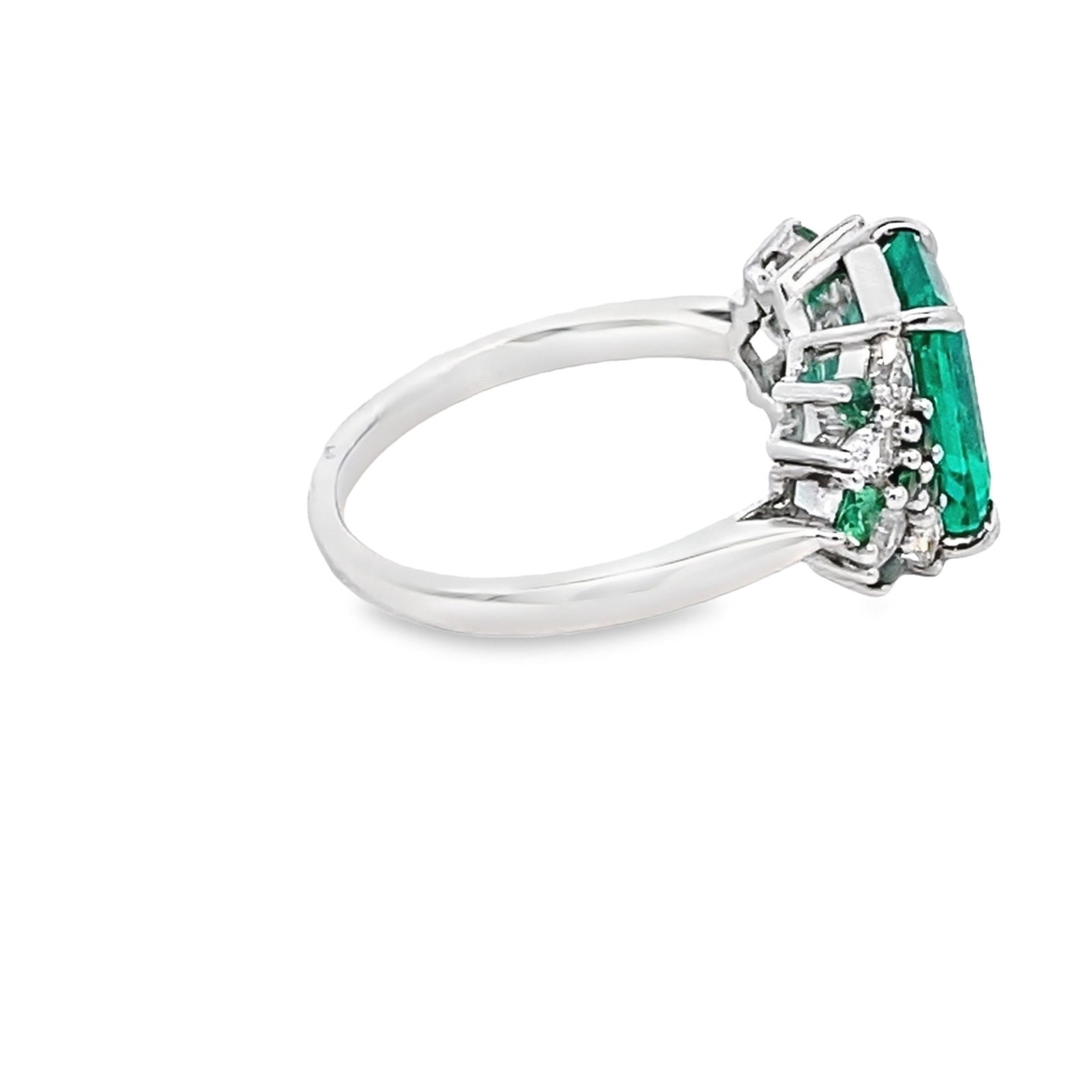 LAB EMERALD AND DIAMOND RING - 4