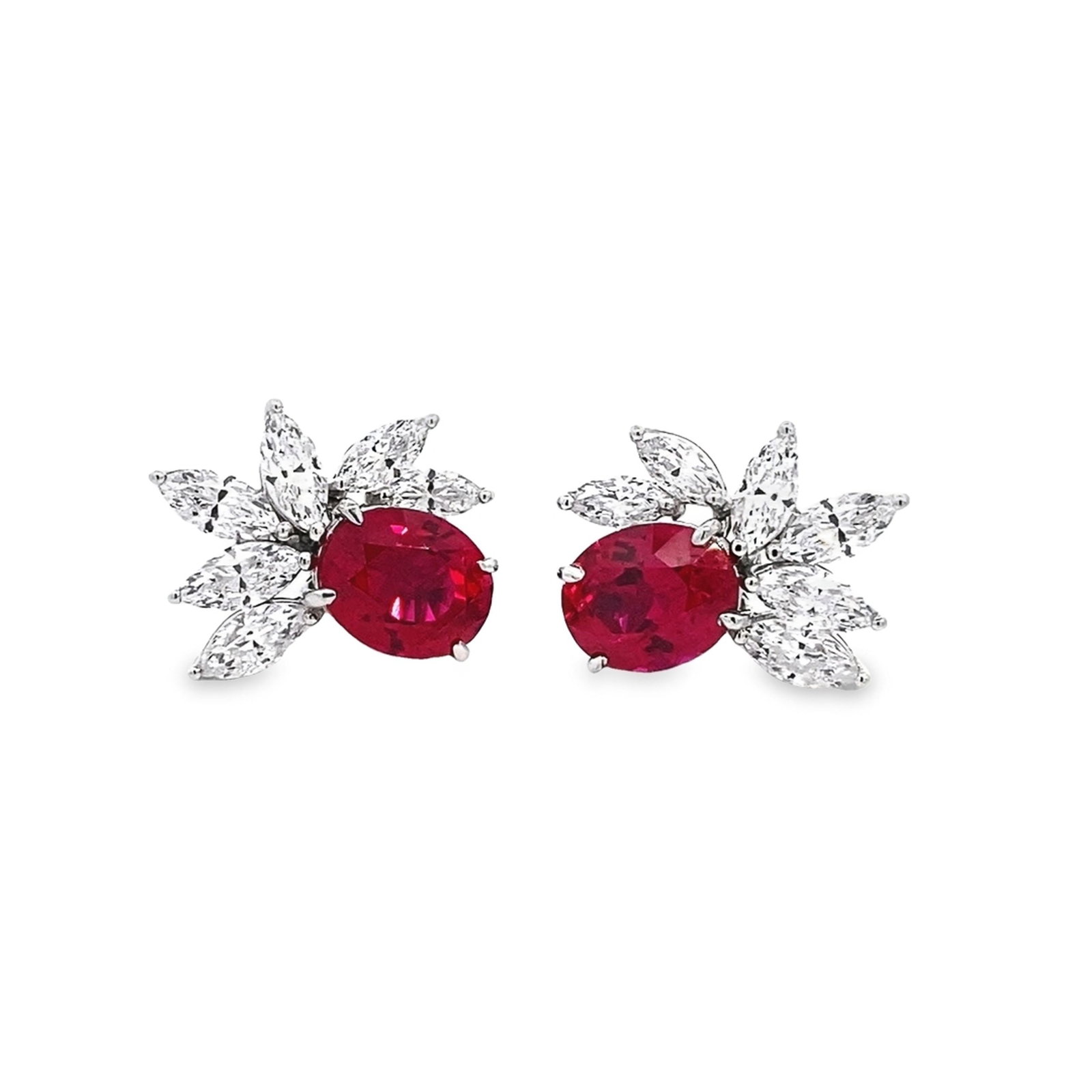 (LOT OF 2) PAIR OF GEMSTONE FASHION JEWELRY EARRINGS: (lot of 2) Pair of gemstone fashion jewelry earrings. Main stone: 0.39 x 0.31 in (1 x 0.8 cm)