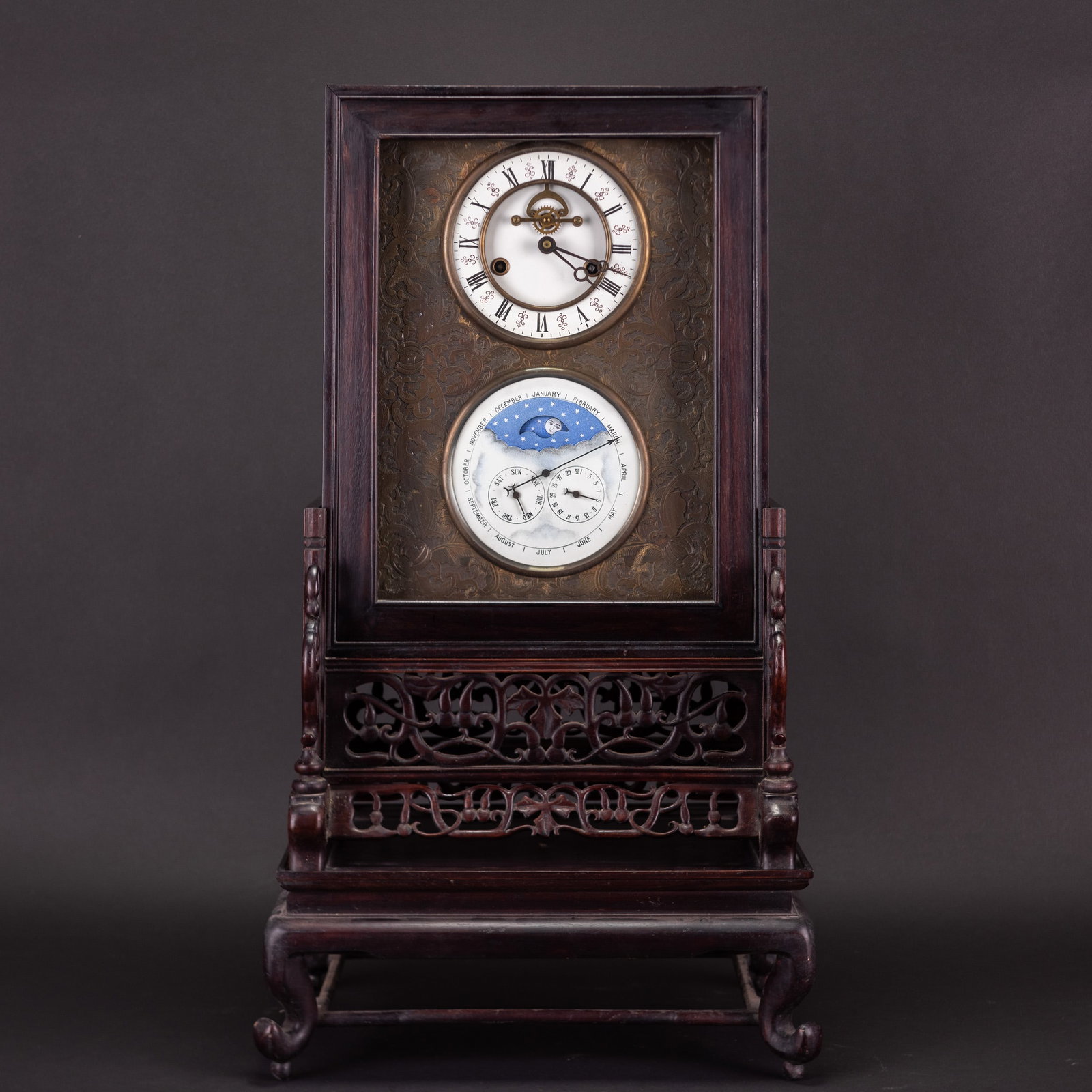 A WOOD-MOUNTED TABLE CLOCK - 2