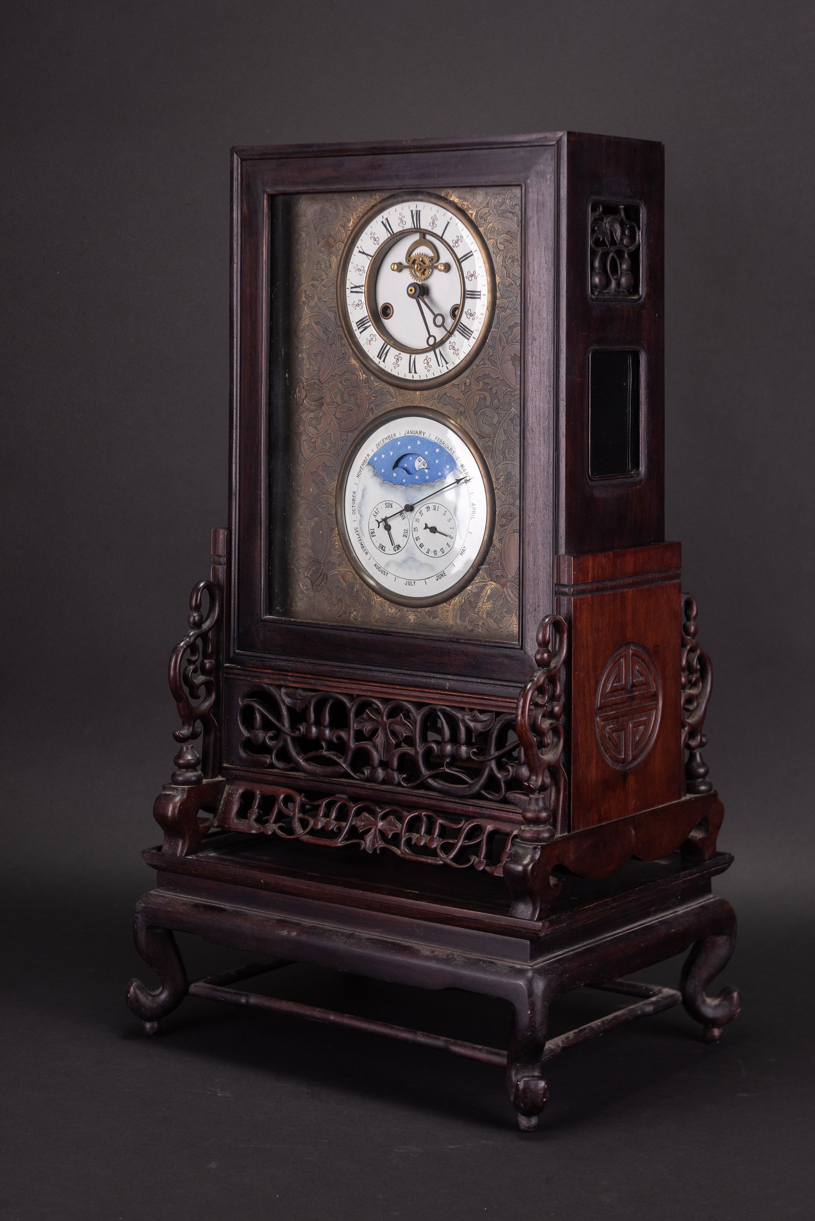 A WOOD-MOUNTED TABLE CLOCK - 6