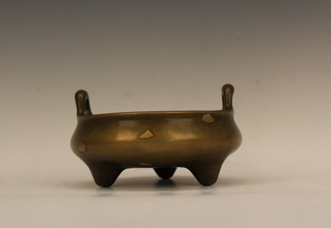 Bronze Incense Burner: Bronze Incense Burner. Mark Zhengde Year period. Diameter 6" Height 3"