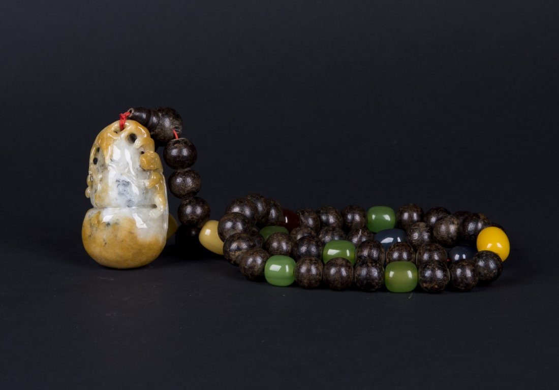 Agar and Jadeite Beads Necklace (1 of 2)