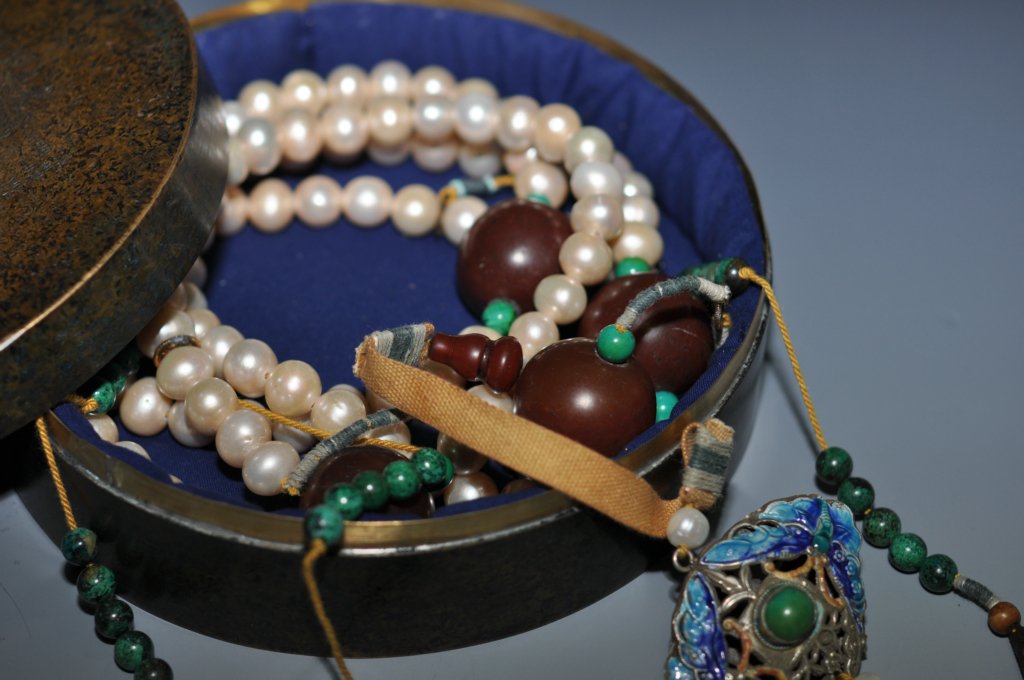 A Strand of Dongzhu Court Beads (1 of 5)