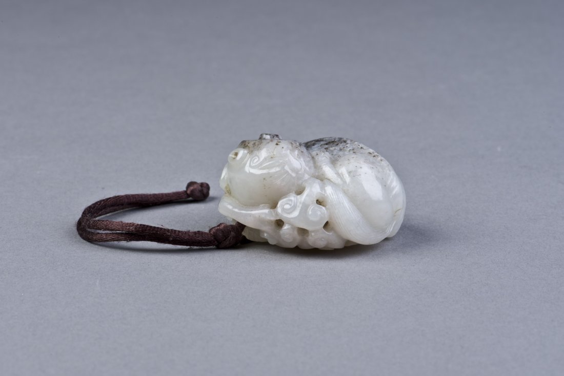 White Jade Civet biting ling chih fungus Ornament (1 of 5)
