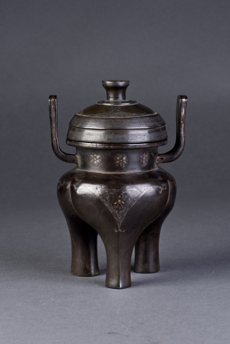 Bronze Tripod Censer with lid (1 of 5)