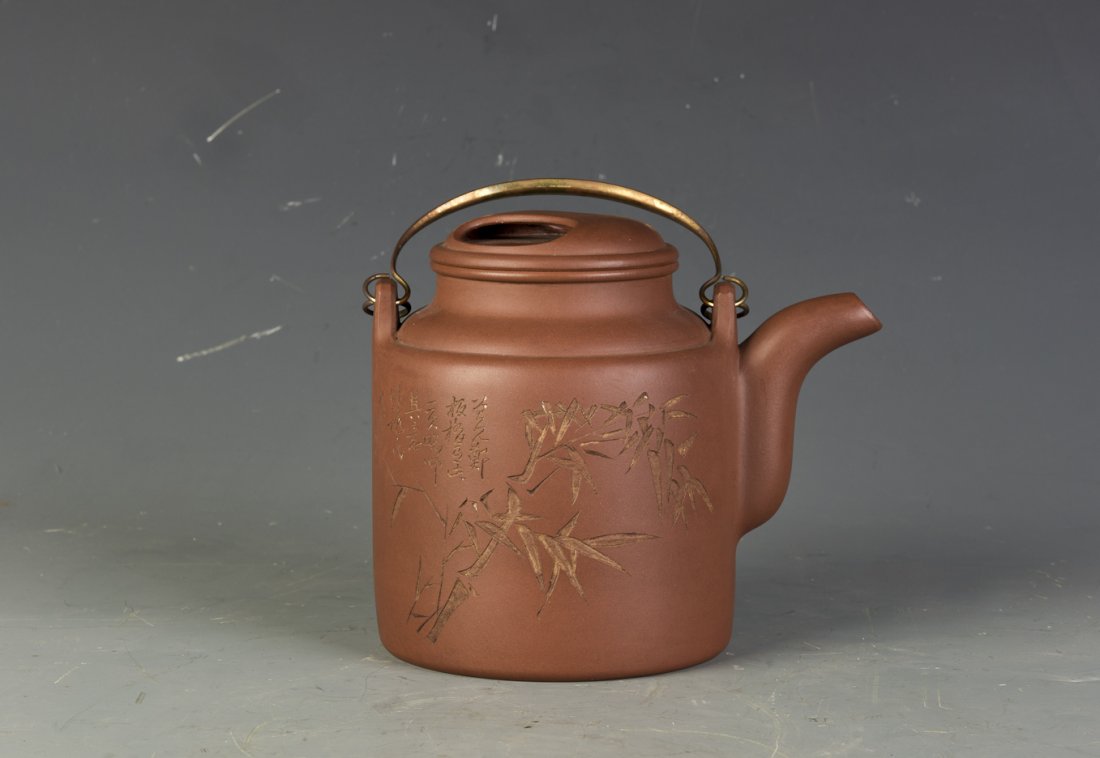 A Cylindrical Yixing Zisha Teapot (1 of 4)
