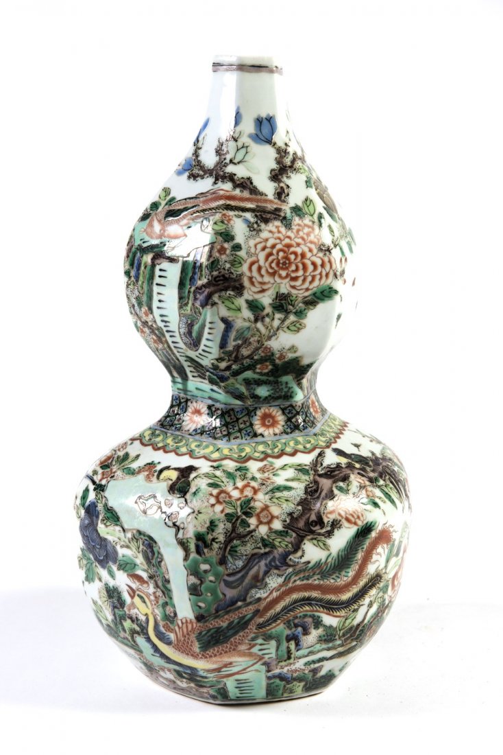 FAMILLE ROSE PORCELAIN GOURD VASE (1 of 2)