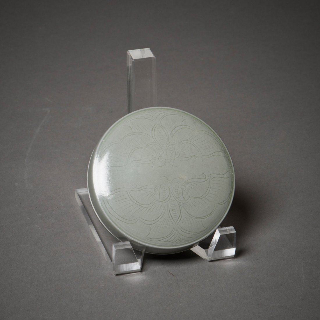 A CELADON ROUND BOX (1 of 3)