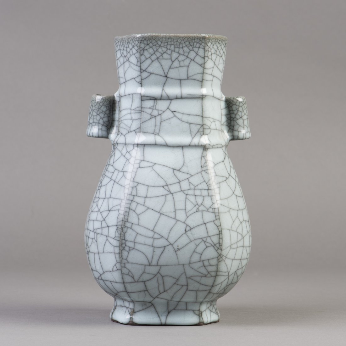 A CHINESE CRACKLE-GLAZED PORCELAIN VASE (1 of 4)