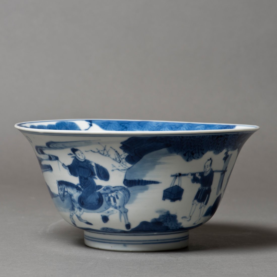 A CHINESE BLUE AND WHITE PORCELAIN BOWL (1 of 4)