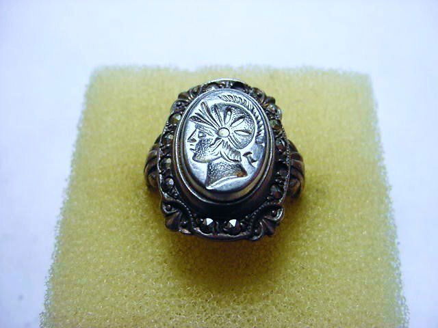 ANTIQUE SILVER INTAGLIO RING: ANTIQUE SILVER INTAGLIO RING