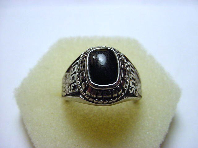 1994 DANIEL HAND HIGH SCHOOL CLASS RING SIZE 5.5: 1994 DANIEL HAND HIGH SCHOOL CLASS RING SIZE 5.5