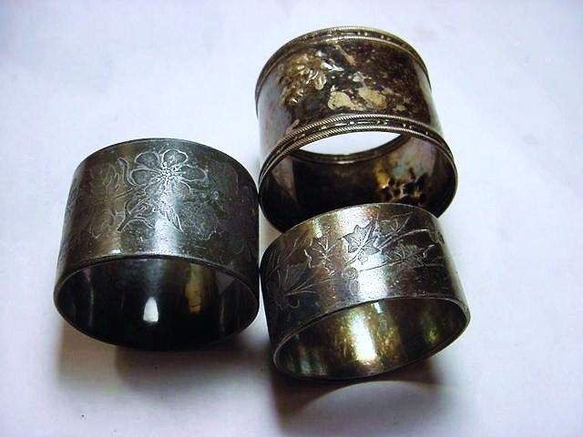 [3] ANTIQUE NAPKIN RINGS: [3] ANTIQUE NAPKIN RINGS