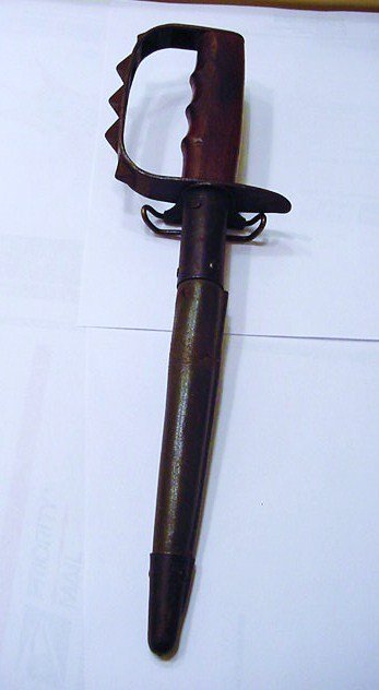 1917 U.S. L.F. & C. TRENCH KNIFE