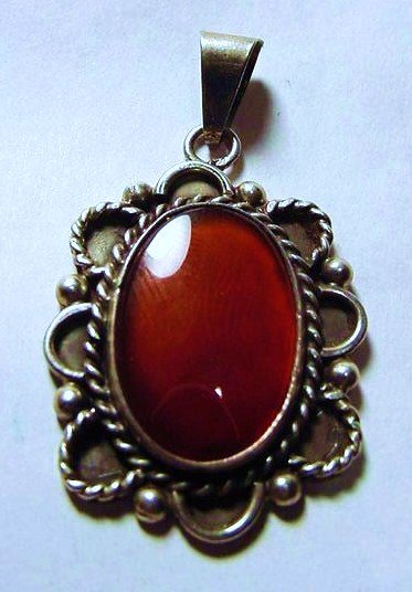 SIGNED MEXICAN STERLING CARNELIAN PENDANT: SIGNED MEXICAN STERLING CARNELIAN PENDANT