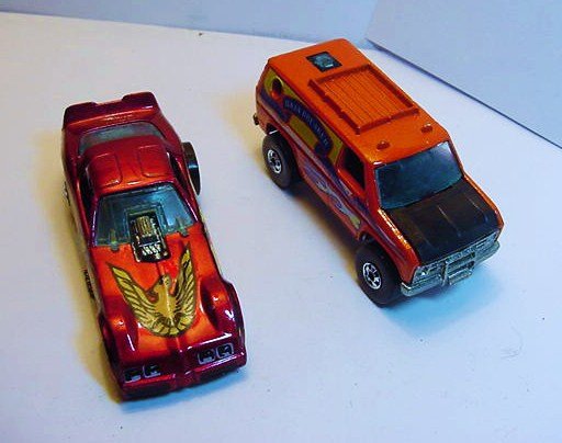 [2] VINTAGE HOT WHEELS TOY CARS: [2] VINTAGE HOT WHEELS TOY CARS