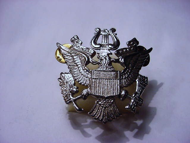 MILITARY BANDLEADERS HAT BADGE: MILITARY BANDLEADERS HAT BADGE