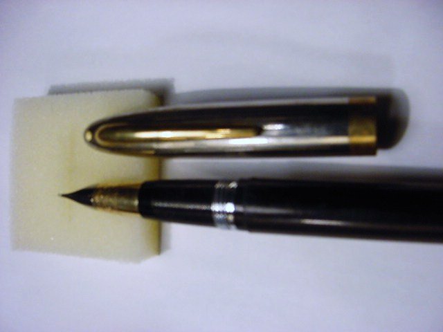 SCHAEFER WHITE DOT 14K GOLD POINT PEN: SCHAEFER WHITE DOT 14K GOLD POINT PEN
