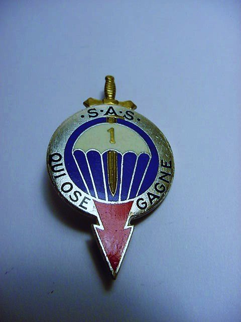 FRENCH PARATROOPERS BADGE: FRENCH PARATROOPERS BADGE