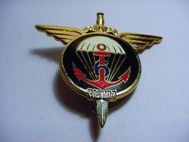 FRENCH PARATROOPERS BADGE: FRENCH PARATROOPERS BADGE