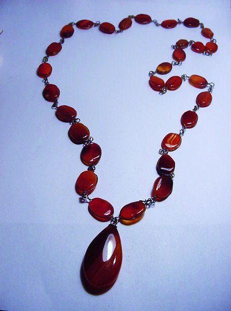 VINTAGE CARNELIAN NECKLACE: VINTAGE CARNELIAN NECKLACE