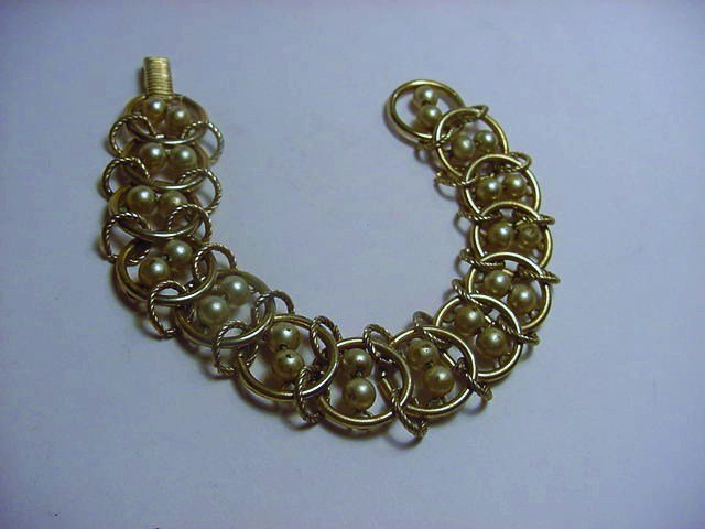 VINTAGE GOLDETTE N.Y. BRACELET: VINTAGE GOLDETTE N.Y. BRACELET