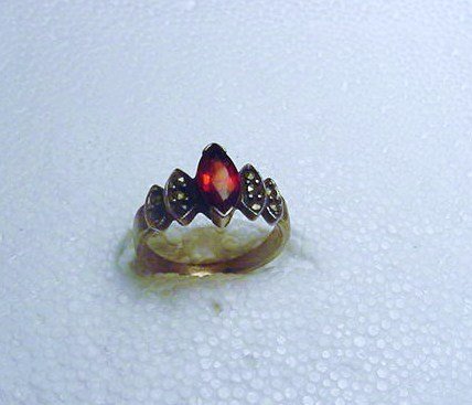 VINTAGE STERLING GARNET RING SIZE 6: VINTAGE STERLING GARNET RING SIZE 6