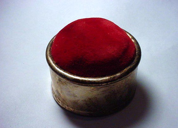 VINTAGE TOWLE SILVERPLATED PIN CUSHION: VINTAGE TOWLE SILVERPLATED PIN CUSHION