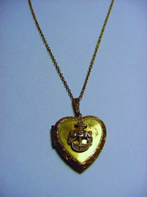 WWII STERLING U.S. NAVY LOCKET: WWII STERLING U.S. NAVY LOCKET