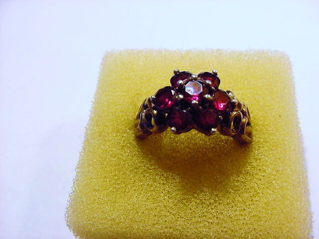 VINTAGE STERLING GARNET RING SIZE 7: VINTAGE STERLING GARNET RING SIZE 7