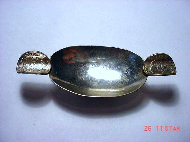 VINTAGE COLUMBIA COIN ASHTRAY: VINTAGE COLUMBIA COIN ASHTRAY