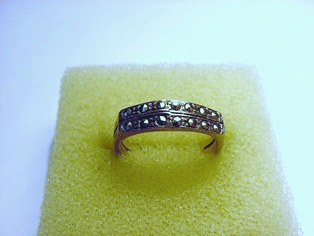 VINTAGE STERLING MARCASITE RING: VINTAGE STERLING MARCASITE RING