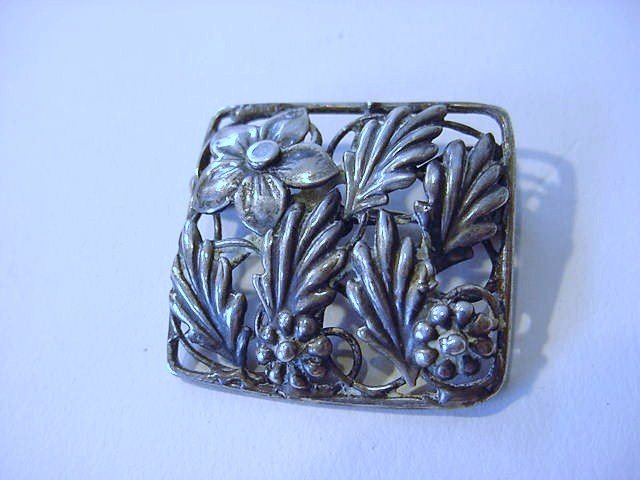 VINTAGE CORO STERLING PIN: VINTAGE CORO STERLING PIN