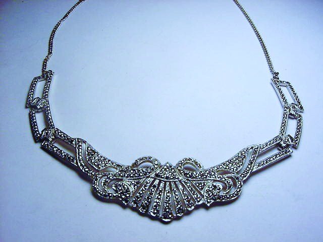 VINTAGE STERLING MARCASITE NECKLACE: VINTAGE STERLING MARCASITE NECKLACE