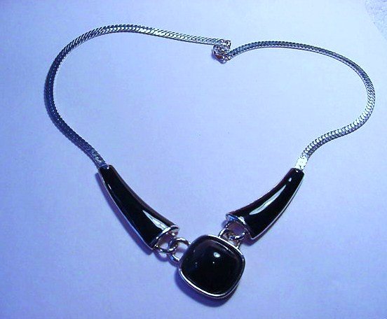 MODERNIST TRIFARI NECKLACE: MODERNIST TRIFARI NECKLACE