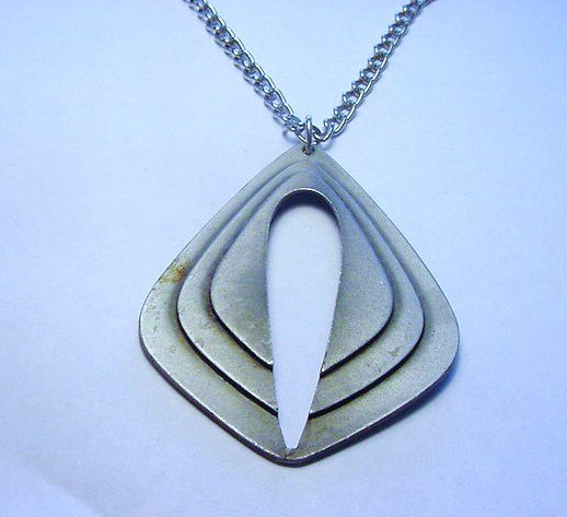 MODERNIST CORO NECKLACE: MODERNIST CORO NECKLACE