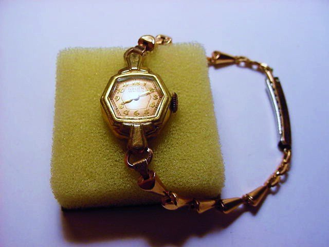 VINTAGE GRUEN VERY THIN LADIES WATCH WORKS: VINTAGE GRUEN VERY THIN LADIES WATCH WORKS