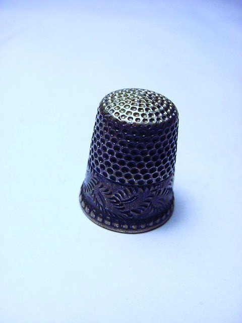 ANTIQUE SILVER THIMBLE: ANTIQUE SILVER THIMBLE