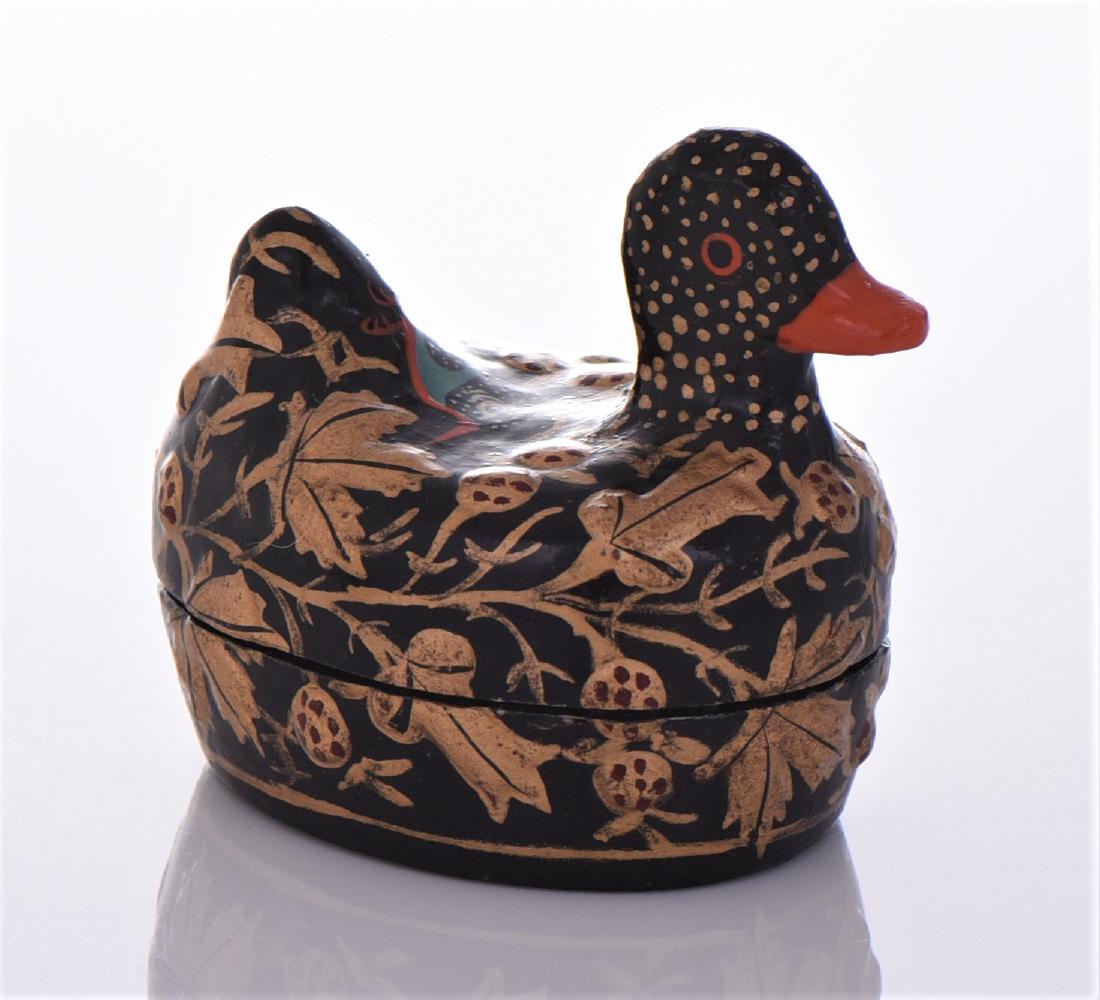 Vintage Kashmir Lacquer Paper Mache Box of a duck. (1 of 7)