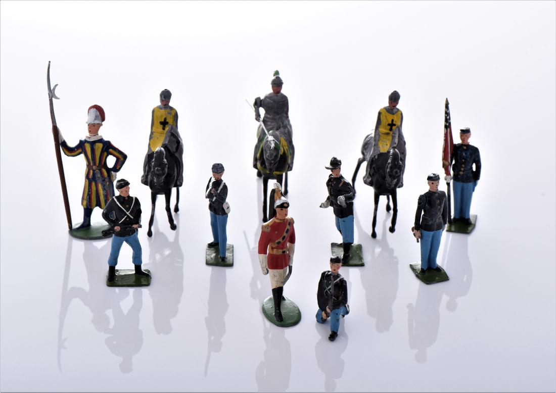 Eleven English Lead Figures Military And Medieval (1 of 5)
