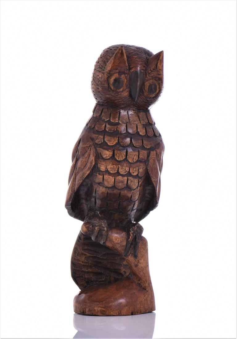 Wood Carved Owl Folk Art. Estimated more than 50 y: Wood Carved Owl Folk Art. Estimated more than 50 yrs. old. Size and/or Weight: See Measurement Photo. (Photos Represent The Lot Condition, Pangaea Auctions)