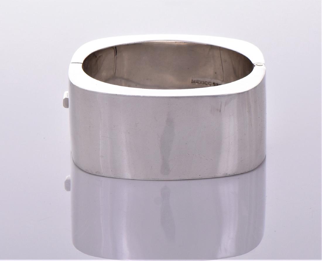 Heavy Vintage Sterling Silver cuff bracelet. (1 of 6)