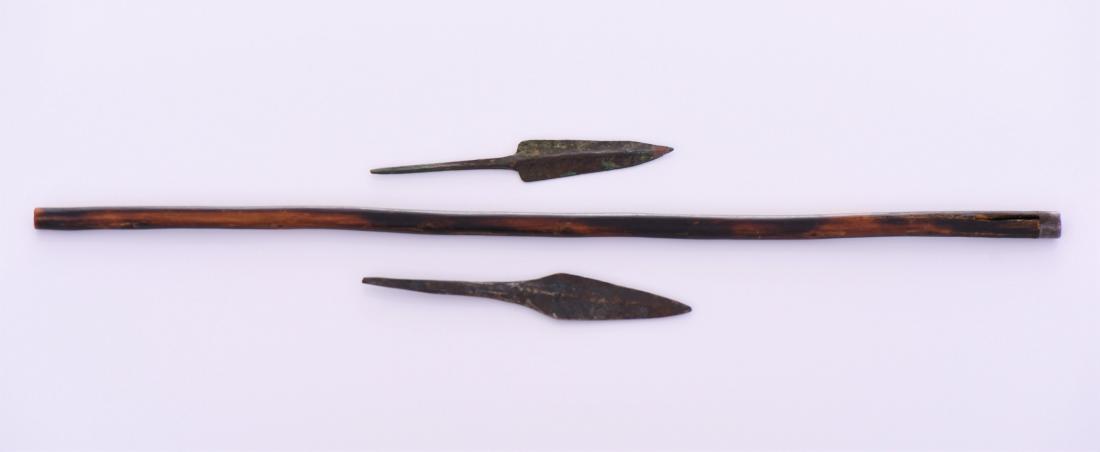 Antique African Hunting Arrow. Estimated more (1 of 5)