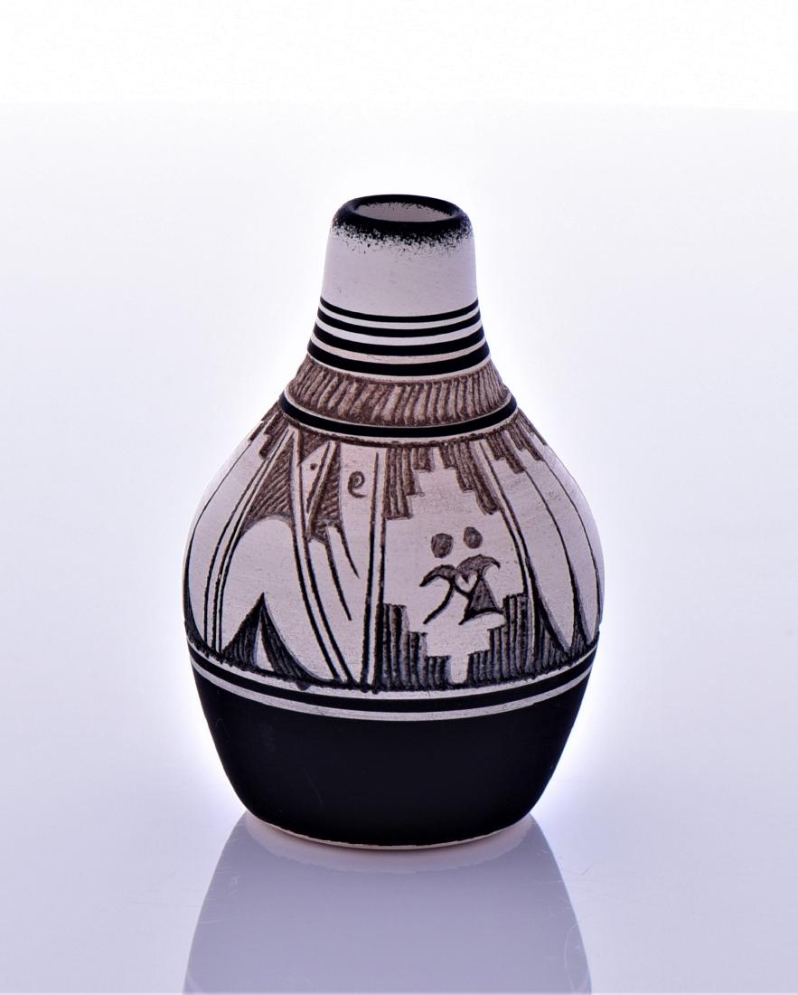 Navajo Native American Pottery Vase (1 of 6)