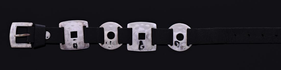 Robert Lee Morris Studio Sterling Silver: Robert Lee Morris Studio Sterling Silver Leather Buckle Bracelet. Estimated less than 50 yrs old. 925 Sterling Silver consisting of 92.5% silver and 7.5% copper. Tested Positive using Nitric Acid Chem